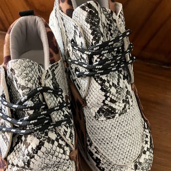 SALE Last 1️⃣ Leopard Snake sneakers - Picture 6 of 8
